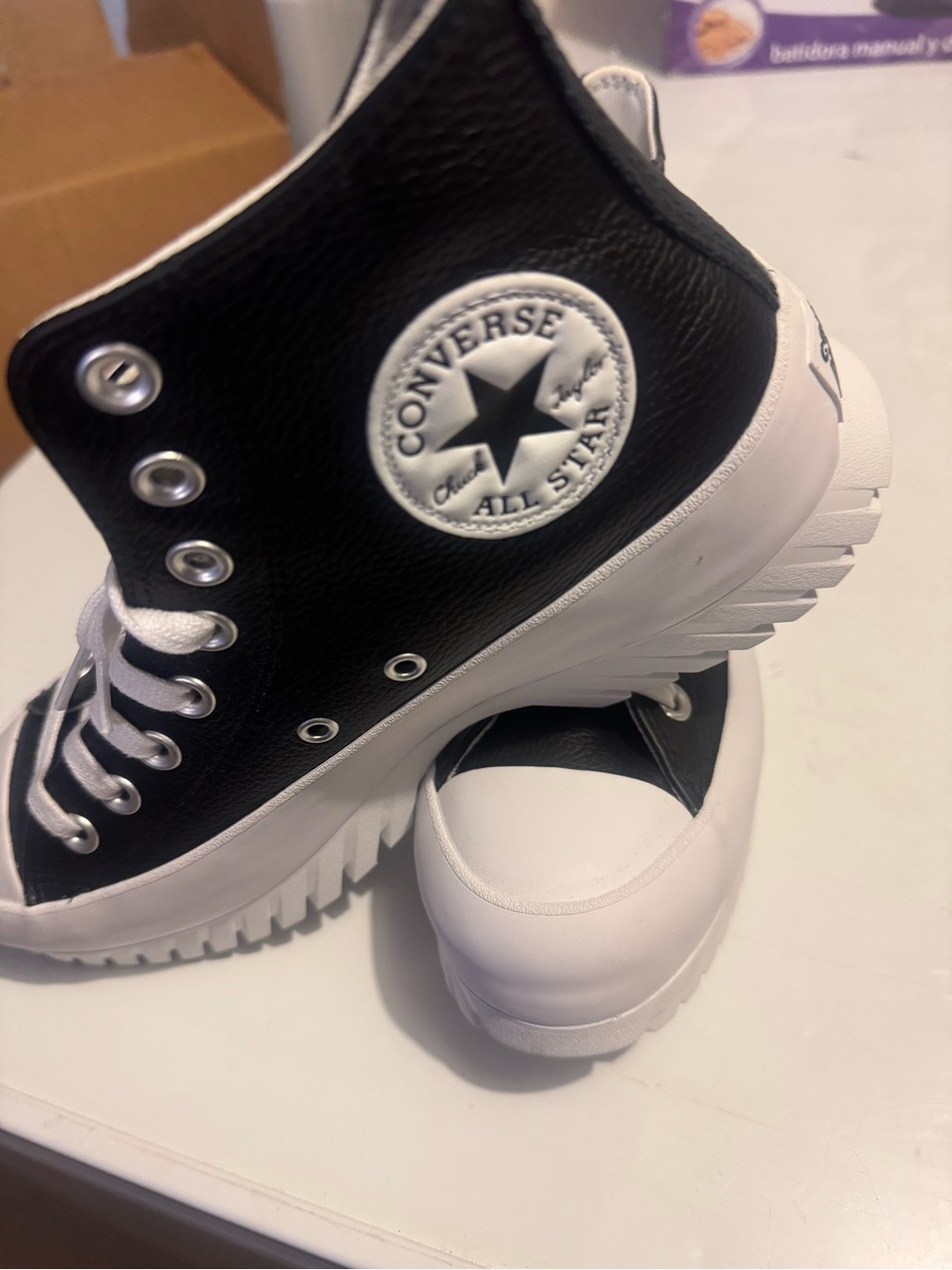 Converse High Top Platform leather Sneakers - Black & White
